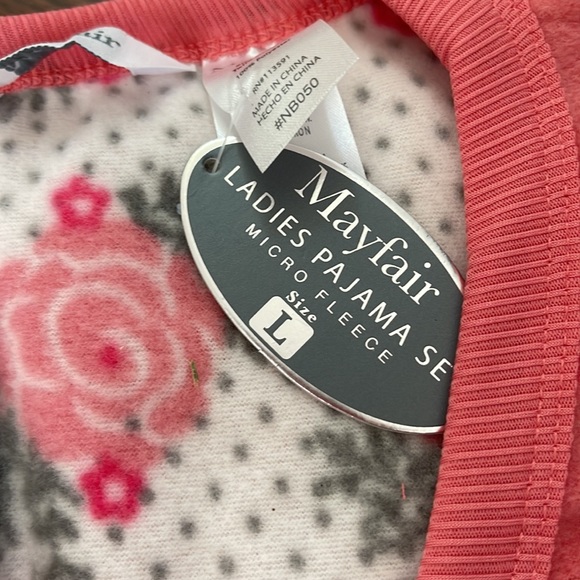 Womens fleece pajamas size large - Picture 2 of 3